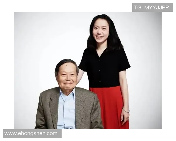 女孩心目中的足球明星究竟是谁她的选择背后藏着怎样的故事 女孩心目中的足球明星究竟是谁她的选择背后藏着怎样的故事