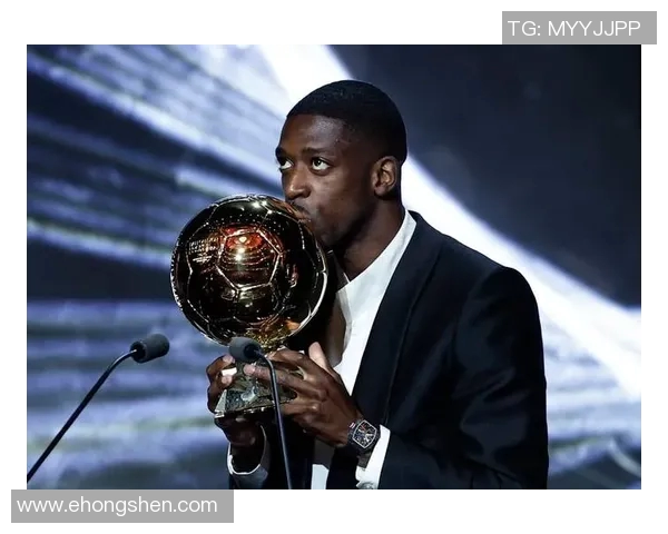 足球明星雕像揭晓背后的故事与荣耀时刻