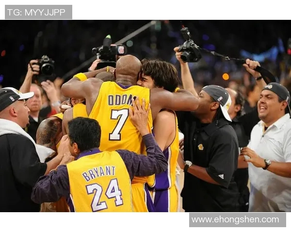 明星与篮球明星同场竞技展现球技与魅力的精彩对决